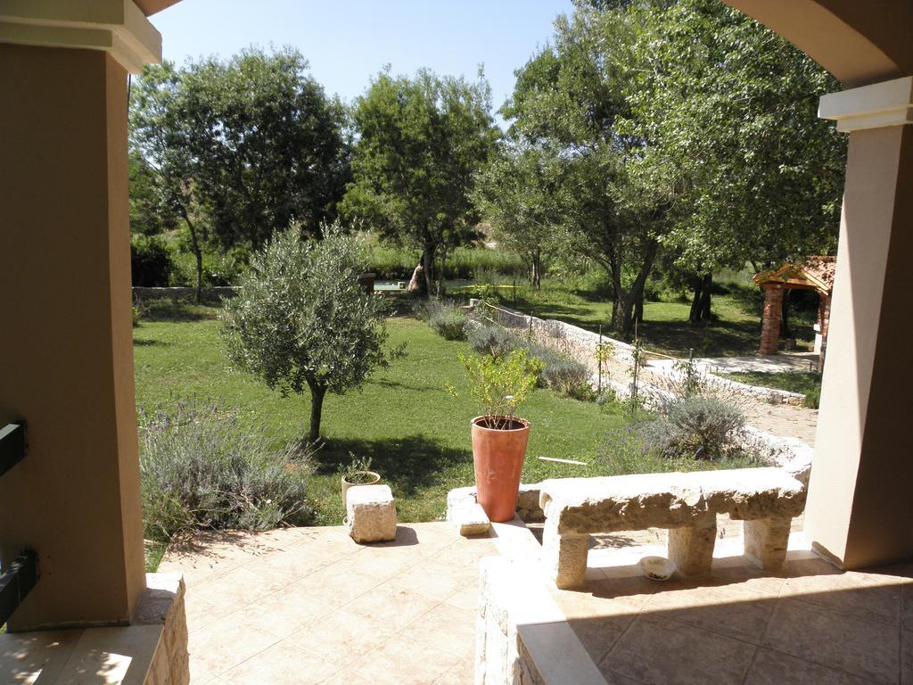 Holiday Home Borna ニン 部屋 写真